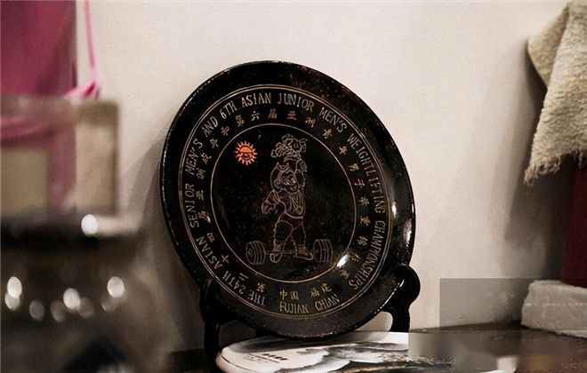 举重的冠军_举重冠军不代表力气最大_才力举重运动员