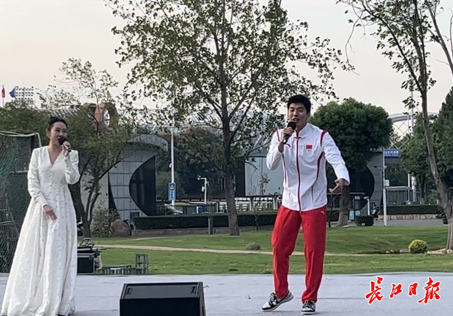 奥运游泳冠军在武汉_游泳奥运武汉冠军名单_湖北籍2021游泳奥运选手