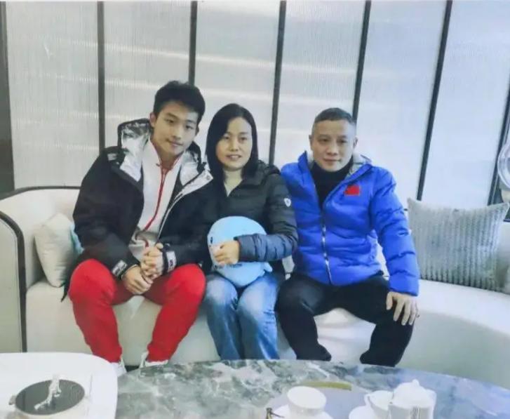 奥运游泳冠军在武汉_游泳奥运武汉冠军有哪些_游泳奥运武汉冠军名单