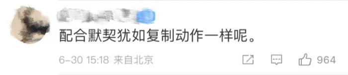 跳台游泳女冠军2022_游泳冠军女2021_游泳冠军女子
