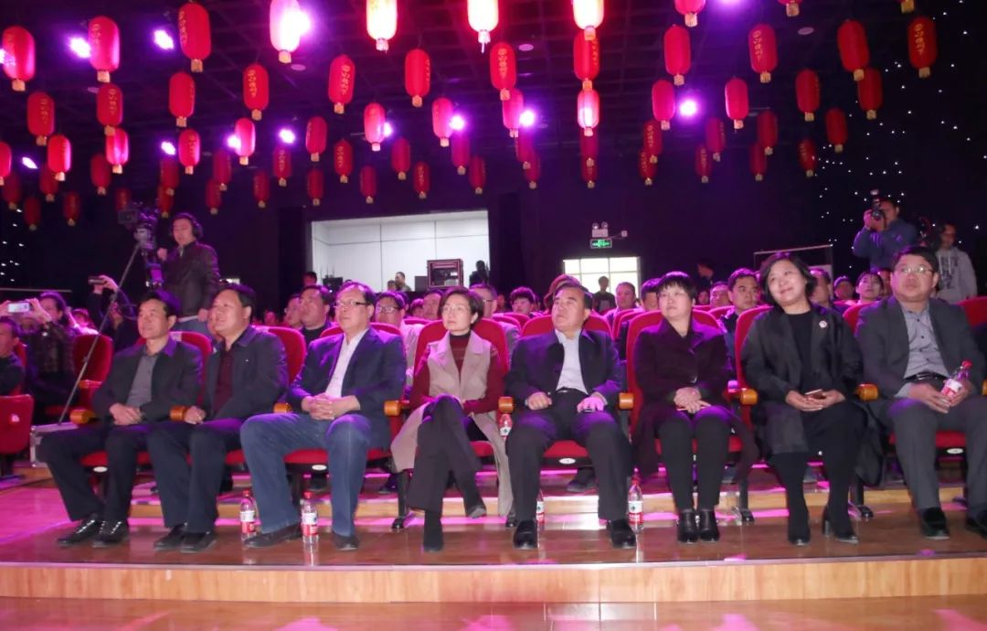 感动世界的举重冠军_感动举重冠军世界杯视频_最感人的举重