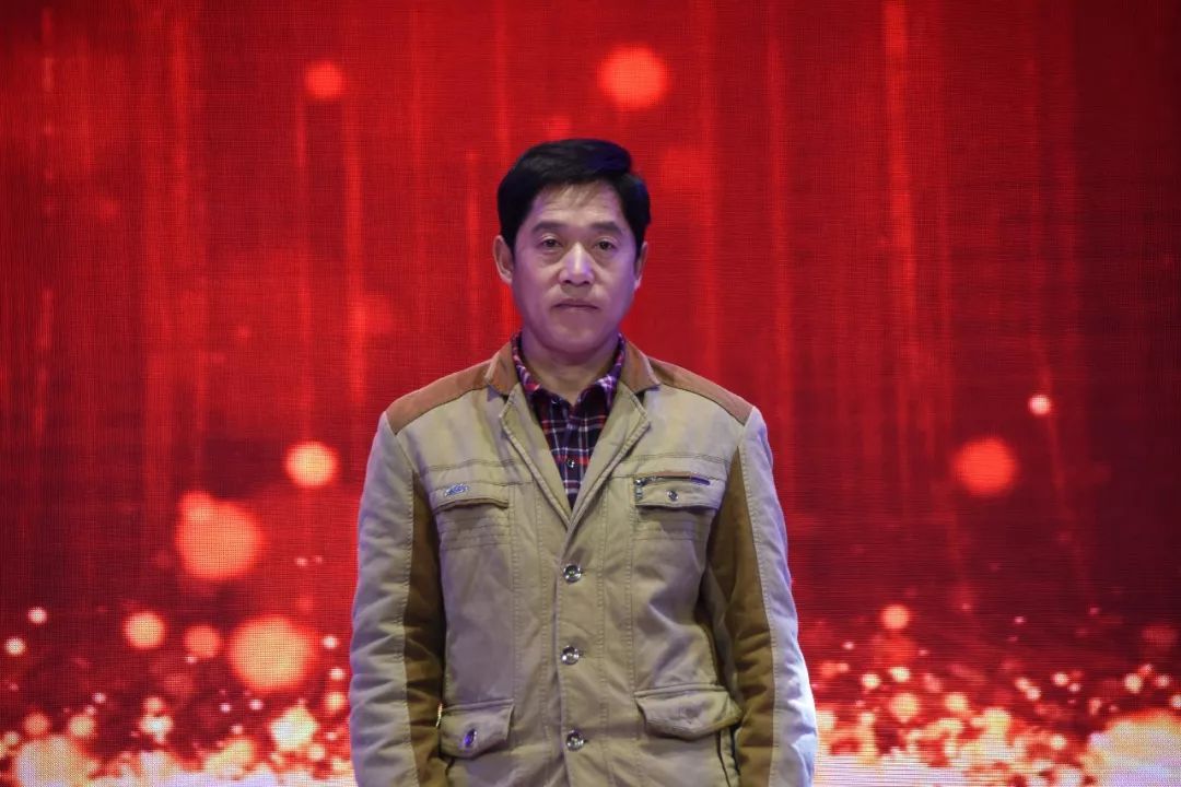 最感人的举重_感动世界的举重冠军_感动举重冠军世界杯视频