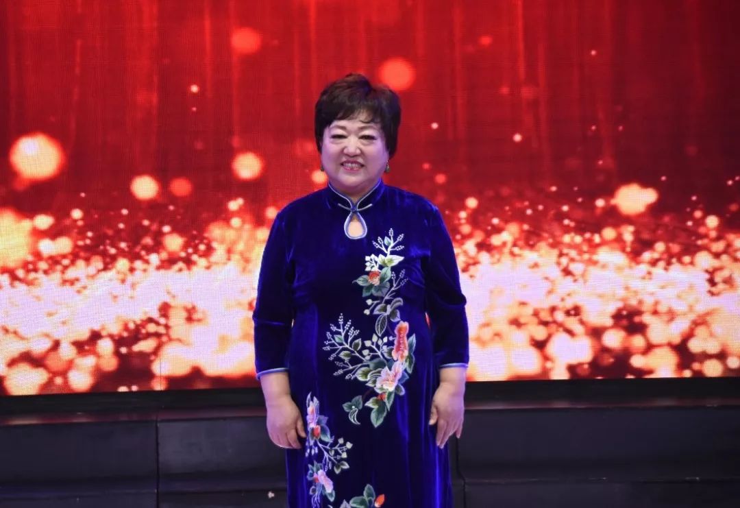 感动举重冠军世界杯视频_最感人的举重_感动世界的举重冠军