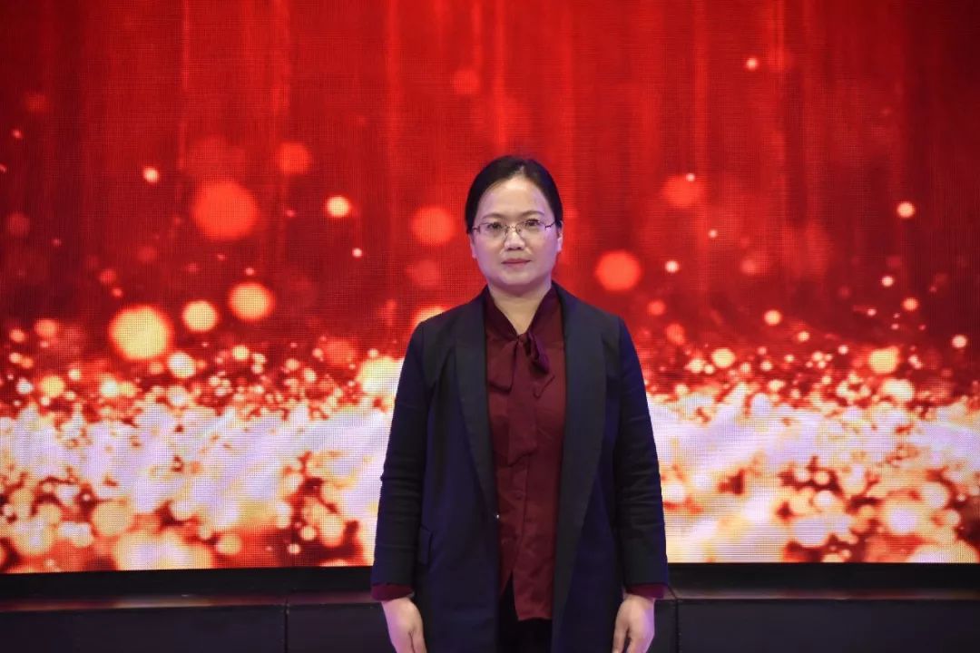 最感人的举重_感动举重冠军世界杯视频_感动世界的举重冠军