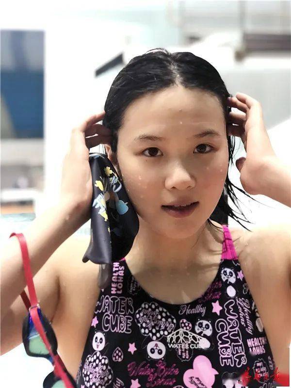 游泳运动员王涵_王涵游泳视频_游泳冠军王慕涵简历